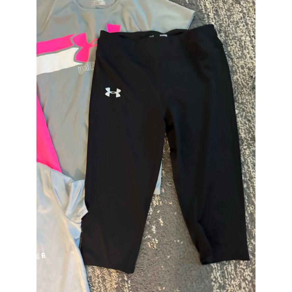 Under Armour Girls T-Shirt and Capri Bundle Size LARGE - Picture 5 of 6